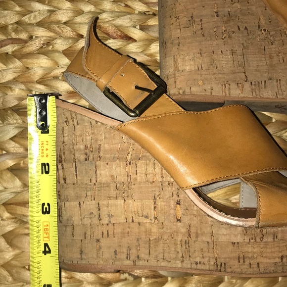 Hinge Tan Strap Platform Wedge Sandals - Picture 4 of 8